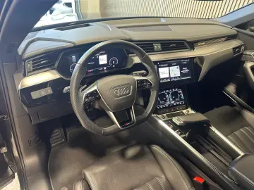 AUDI e-tron 50 quattro S line 71kWh Matrix Navi Sound