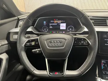 AUDI e-tron 50 quattro S line 71kWh Matrix Navi Sound