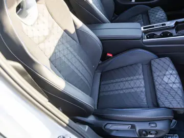 VW Passat Variant 2.0 TDI  R-Line  DSG Navi LED Sta