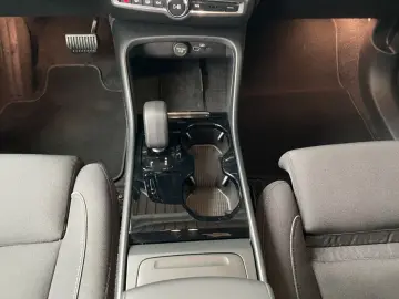 VOLVO XC40 P8 Ultimate Recharge Pure SHZ StHzg 360