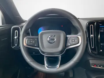 VOLVO XC40 P8 Ultimate Recharge Pure SHZ StHzg 360