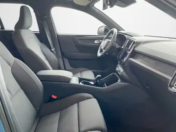 VOLVO XC40 P8 Ultimate Recharge Pure SHZ StHzg 360