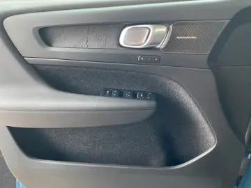 VOLVO XC40 P8 Ultimate Recharge Pure SHZ StHzg 360