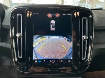 VOLVO XC40 P8 Ultimate Recharge Pure SHZ StHzg 360