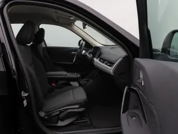 BMW iX1 xDrive30 Kamera DAB Sitzhzg LED M Fahrwerk