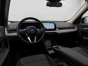 BMW iX1 xDrive30 Kamera DAB Sitzhzg LED M Fahrwerk