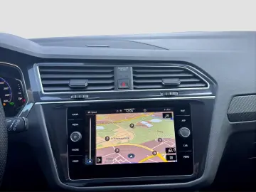 VW Tiguan R 4MOTION KEYLESS 360 BLACK STYLE AHK LED