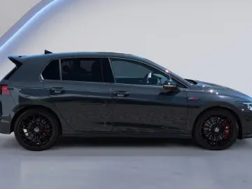 VW Golf VIII GTI Clubsport BLACK-STYLE AKRA 19