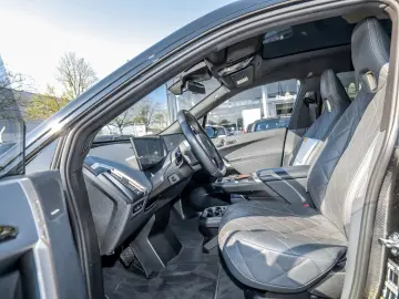 BMW iX xDrive40 Sportpaket AHK Soft-Close Panorama-G