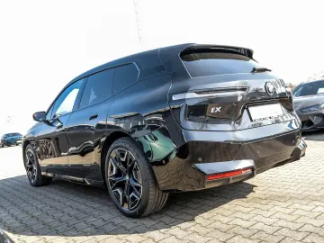 BMW iX xDrive40 Sportpaket AHK Soft-Close Panorama-G