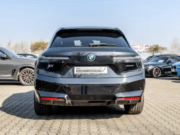 BMW iX xDrive40 Sportpaket AHK Soft-Close Panorama-G