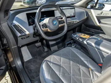 BMW iX xDrive40 Sportpaket AHK Soft-Close Panorama-G