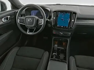 VOLVO XC40 Ultimate Dark ACC 360 Kamera Schiebedach AH