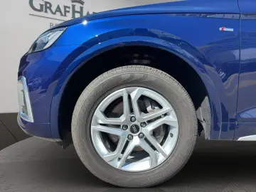 AUDI Q5 40 TDI quattro S tronic S line LED ACC AHK