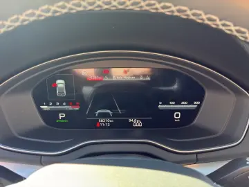 AUDI Q5 40 TDI quattro S tronic S line LED ACC AHK
