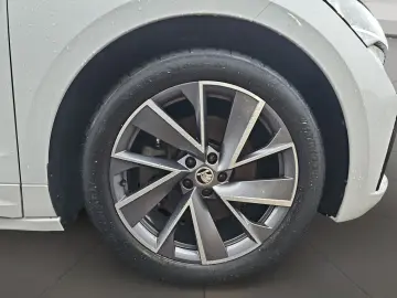 SKODA Enyaq 80 x Sportline 4xSHZ ACC AUT Alcant. Kam.