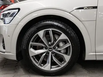 AUDI e-tron Sportback 55 quattro Head Up Keyless 20&…