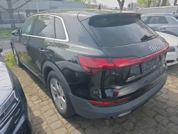 AUDI E-TRON 55 QUATTRO ACC LED KAM. AHK AIR-SUS SHZ.