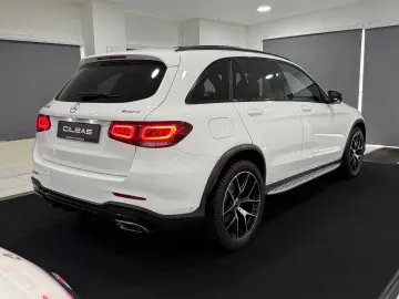 MERCEDES-BENZ GLC 300 4M AMG-LINE PANO NIGHT DIGITAL…