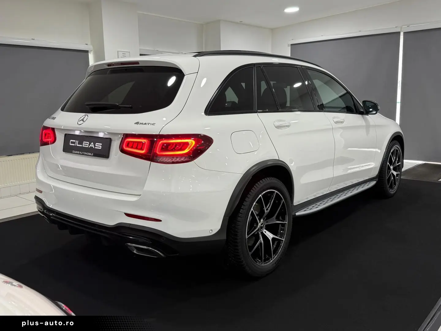 MERCEDES-BENZ GLC 300 4M AMG-LINE PANO NIGHT DIGITAL&hellip;
