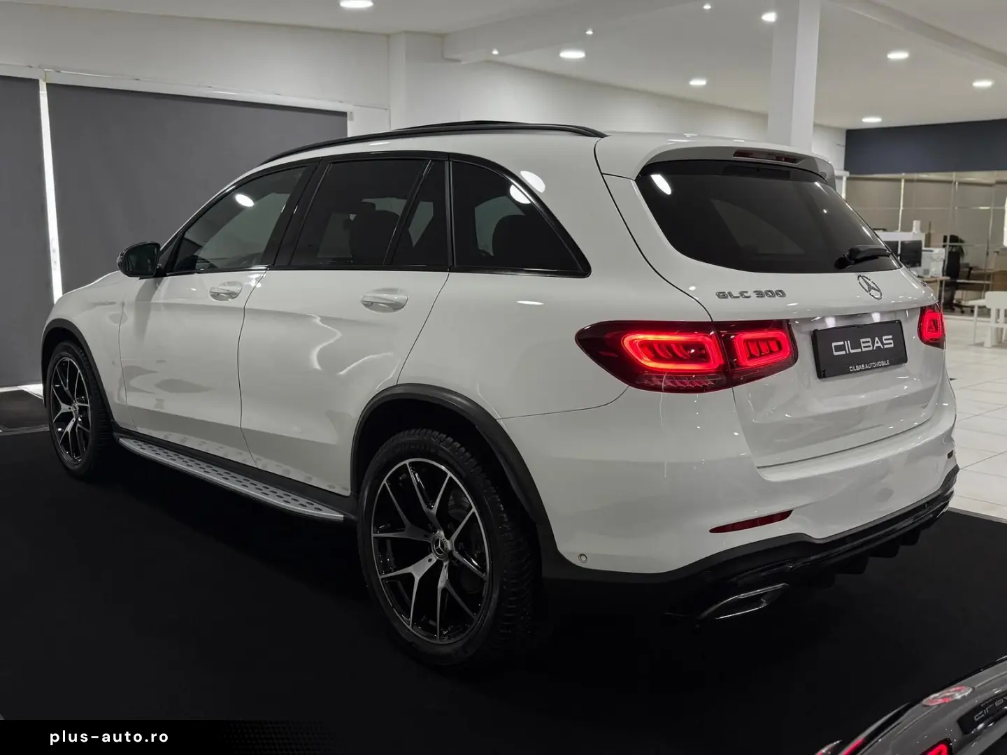 MERCEDES-BENZ GLC 300 4M AMG-LINE PANO NIGHT DIGITAL&hellip;