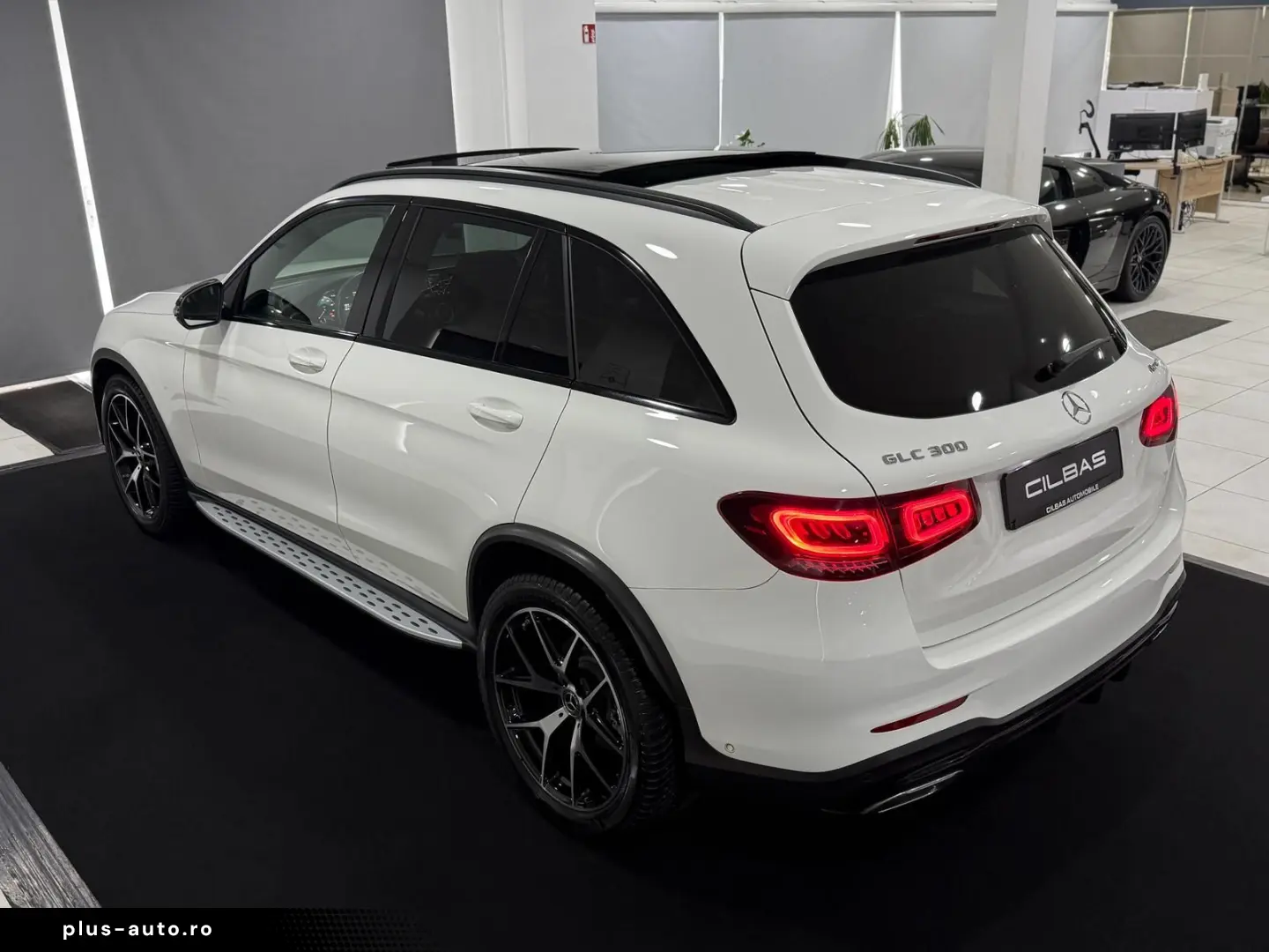 MERCEDES-BENZ GLC 300 4M AMG-LINE PANO NIGHT DIGITAL&hellip;