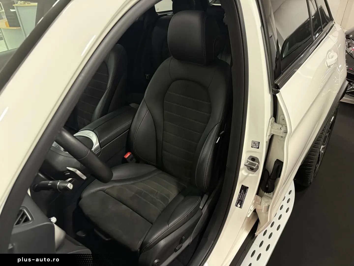 MERCEDES-BENZ GLC 300 4M AMG-LINE PANO NIGHT DIGITAL&hellip;
