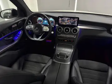 MERCEDES-BENZ GLC 300 4M AMG-LINE PANO NIGHT DIGITAL…