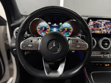 MERCEDES-BENZ GLC 300 4M AMG-LINE PANO NIGHT DIGITAL…