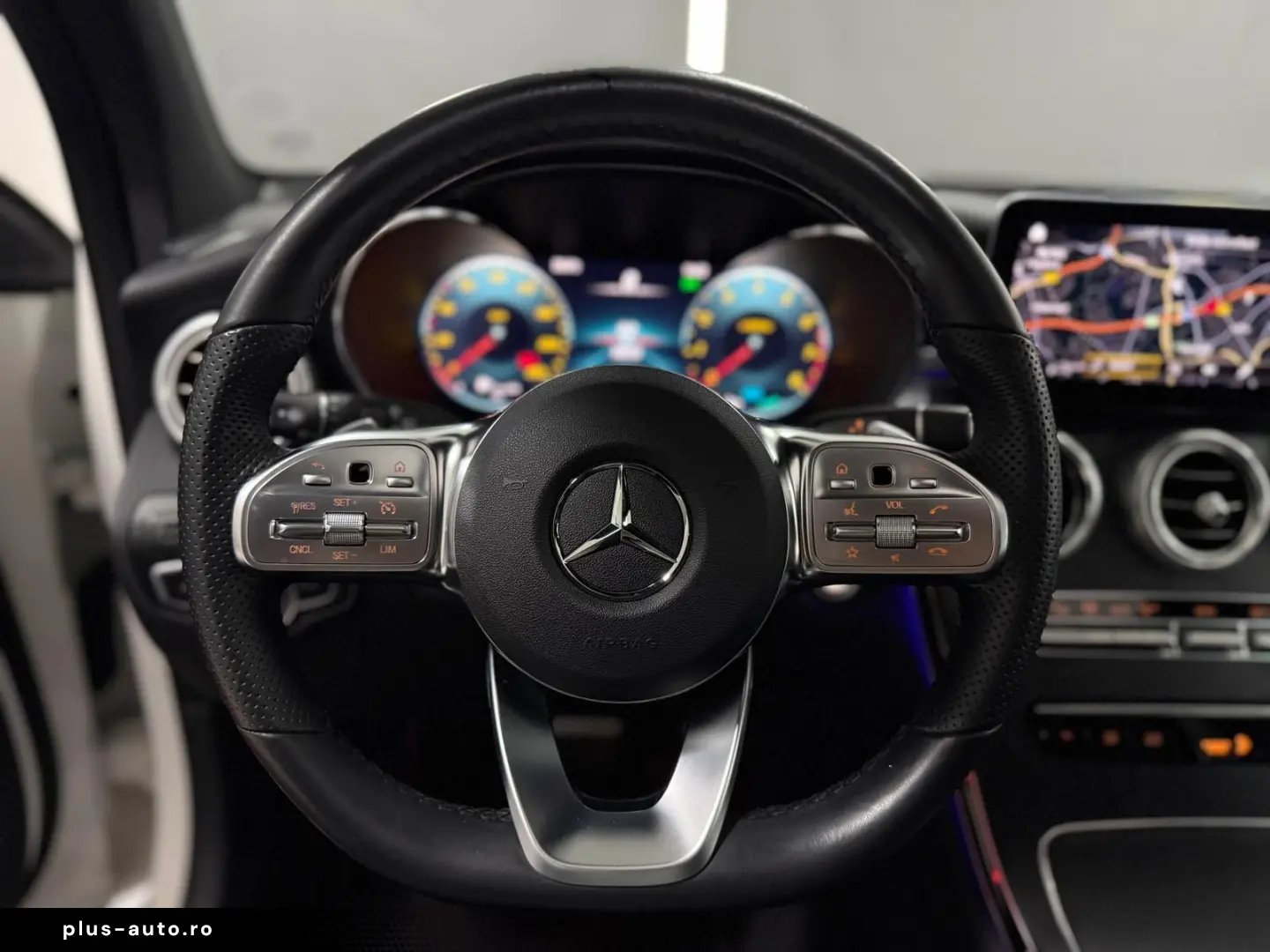 MERCEDES-BENZ GLC 300 4M AMG-LINE PANO NIGHT DIGITAL&hellip;