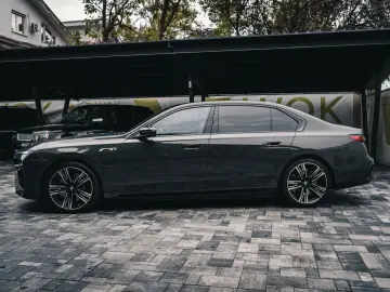BMW M760 7 M760 e xDrive