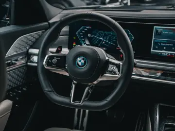 BMW M760 7 M760 e xDrive