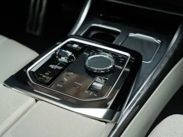 BMW M760 7 M760 e xDrive