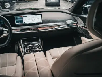 BMW M760 7 M760 e xDrive