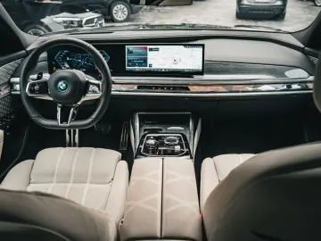 BMW M760 7 M760 e xDrive