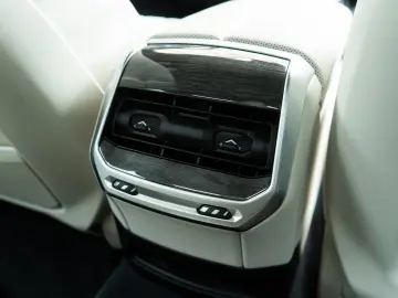 BMW M760 7 M760 e xDrive