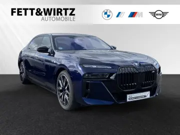 BMW M760e xDrive Inkl. € 1.190 Zubehörbonus TV-Fond-