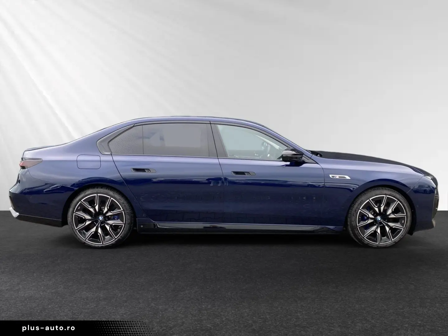 BMW M760e xDrive Inkl. € 1.190 Zubehörbonus TV-Fond-