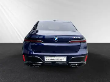 BMW M760e xDrive Inkl. € 1.190 Zubehörbonus TV-Fond-