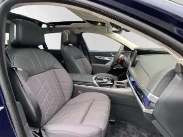BMW M760e xDrive Inkl. € 1.190 Zubehörbonus TV-Fond-