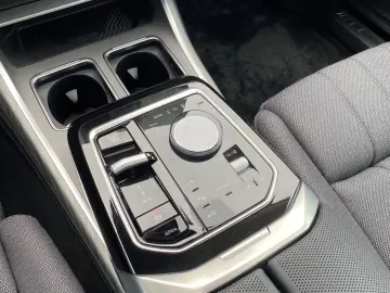 BMW M760e xDrive Inkl. € 1.190 Zubehörbonus TV-Fond-