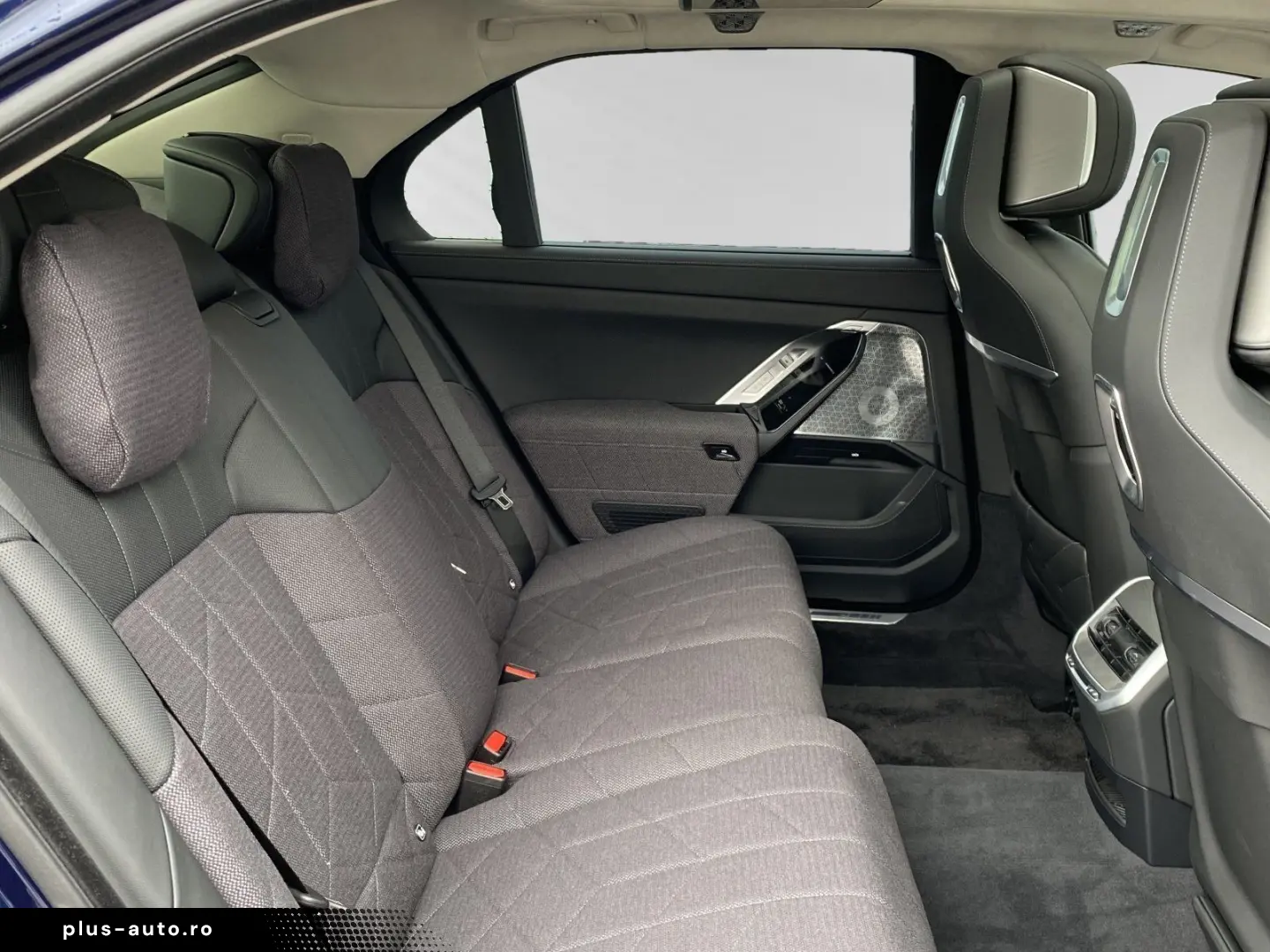 BMW M760e xDrive Inkl. € 1.190 Zubehörbonus TV-Fond-
