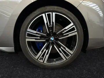 BMW M760e xDrive Inkl. € 1.190 Zubehörbonus AHK B&WD