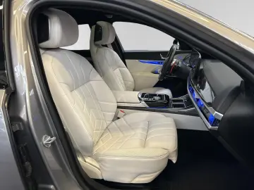 BMW M760e xDrive Inkl. € 1.190 Zubehörbonus AHK B&WD