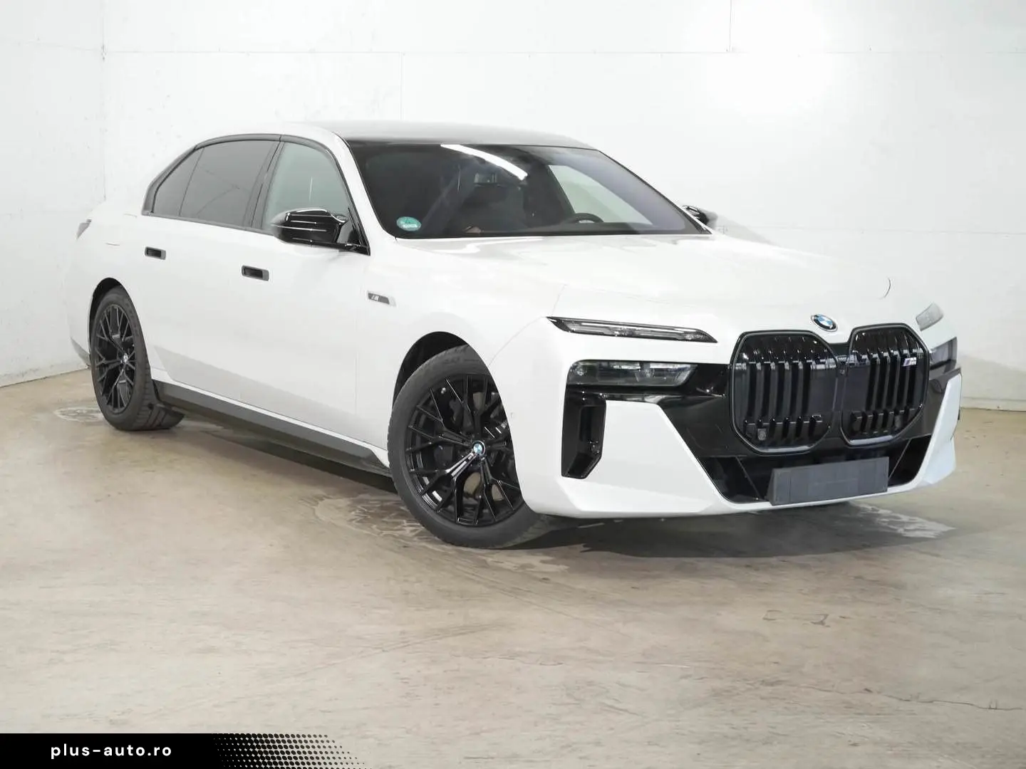 BMW M760e xDrive  Lounge Seating  Fond-Entertainment