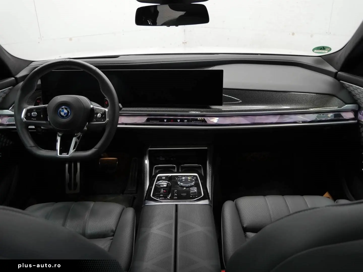 BMW M760e xDrive  Lounge Seating  Fond-Entertainment