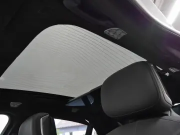 BMW M760e xDrive  Lounge Seating  Fond-Entertainment