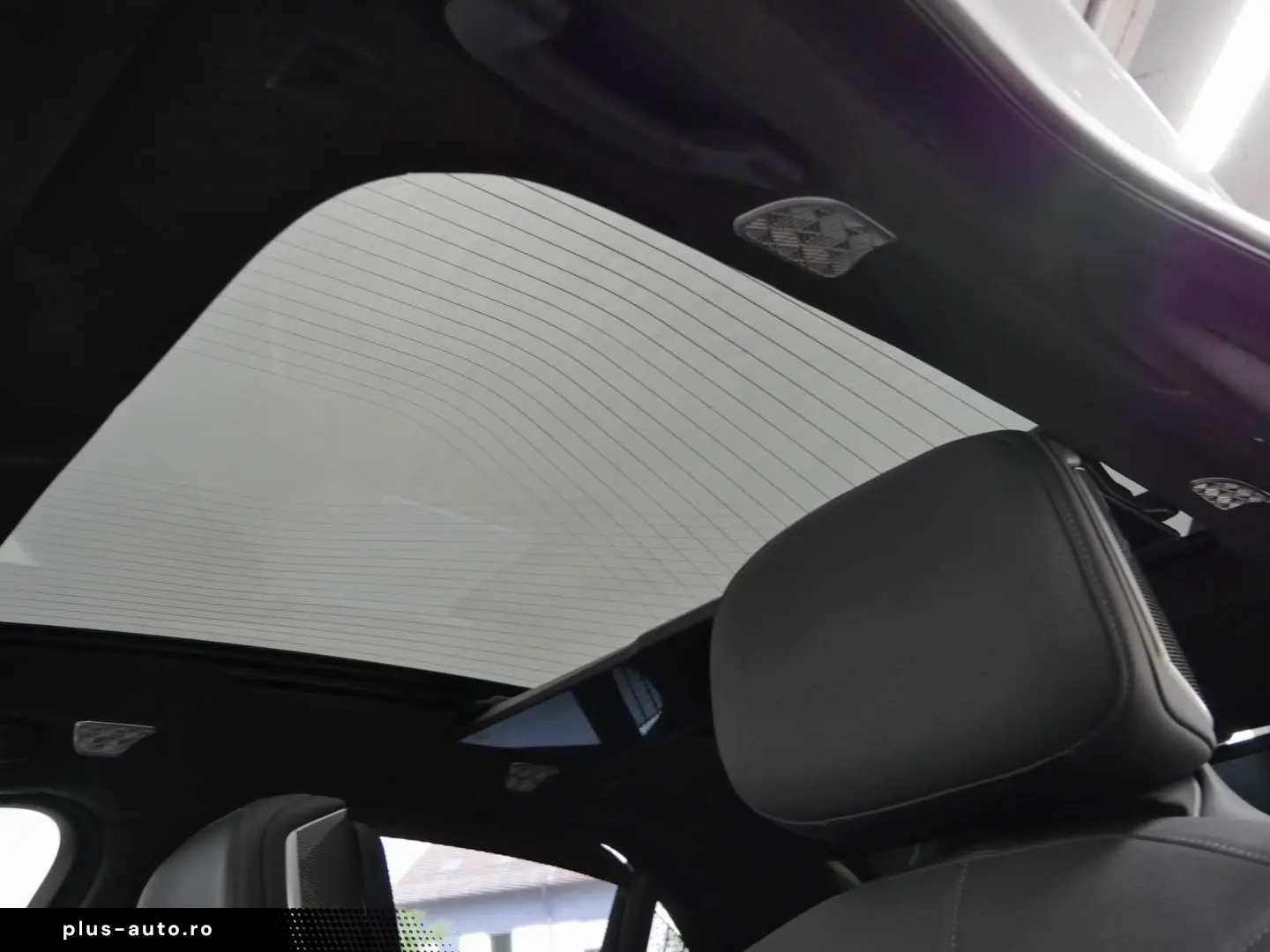 BMW M760e xDrive  Lounge Seating  Fond-Entertainment