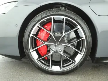 AUDI RS e-tron GT quattro  570 kw 775 PS  HUD Carbon