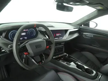 AUDI RS e-tron GT quattro  570 kw 775 PS  HUD Carbon